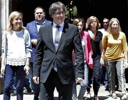 Carles Puigdemont y parte de su gobierno.