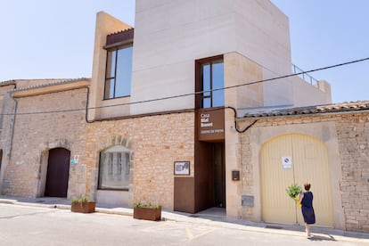 Façana de la Casa de Blai Bonet a Santanyí, Mallorca. JAVI SAGUILLO