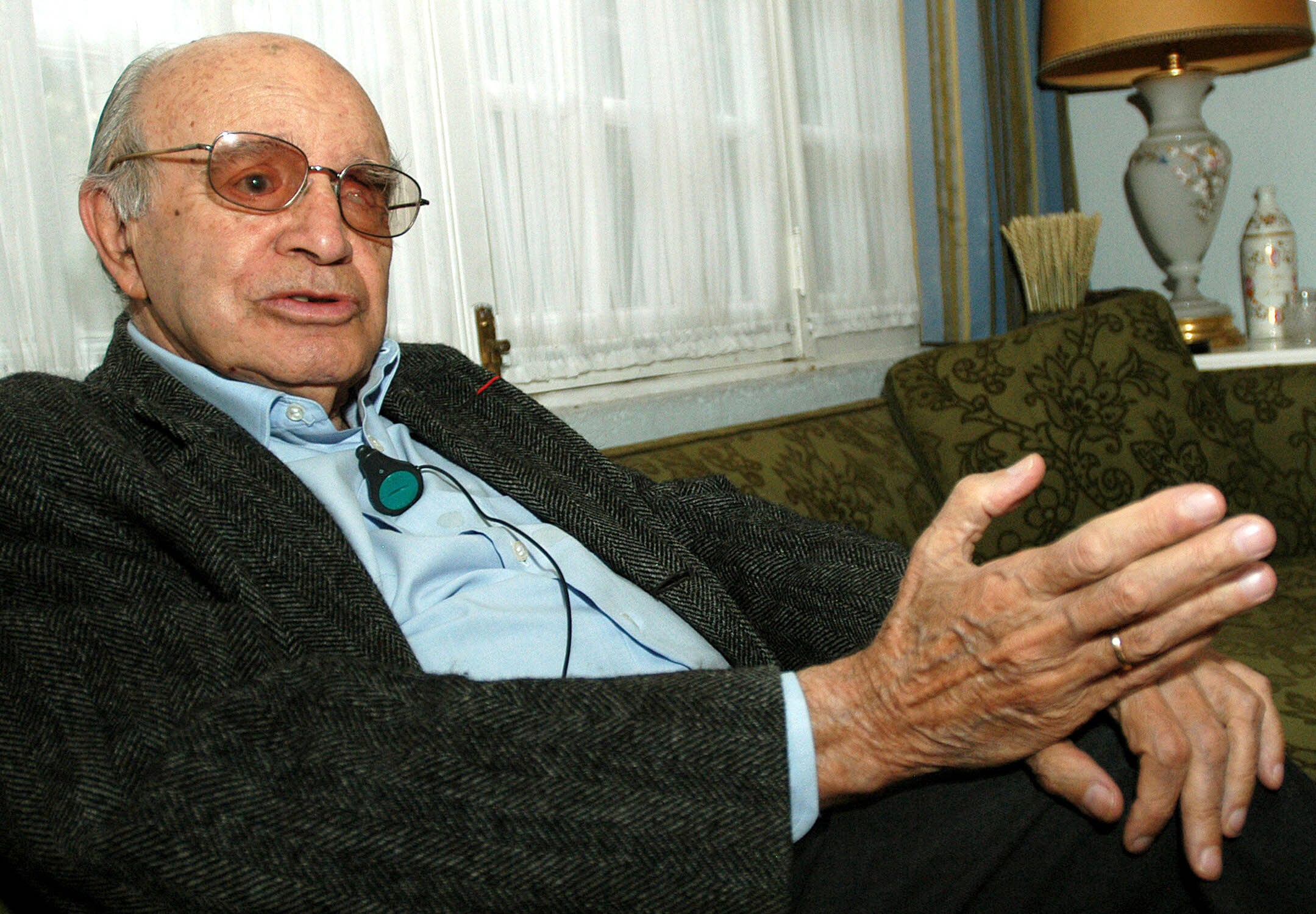 Ramon Xirau, poeta i filòsof exiliat a Mèxic en una imatge del 2002.