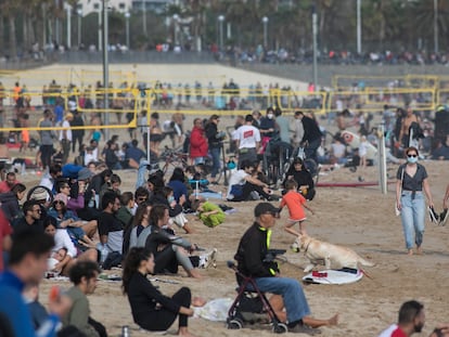 La Playa del Bogatell de Barcelona, este domingo.