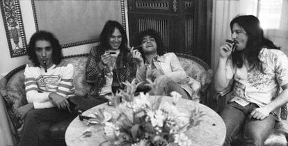 Neil Young y los Crazy Horse en un hotel de Copenhague en 1976. De izquierda a derecha, Ralph Molina (batería), Neil Young (guitarra y voz), Billy Talbot (bajo) y Frank Sampedro (guitarra).