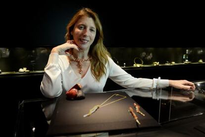 La joyera catalana Paloma Sánchez con sus creaciones.