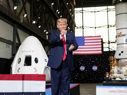 El presidente estadounidense, Donald Trump, en el Centro Espacial Kennedy.