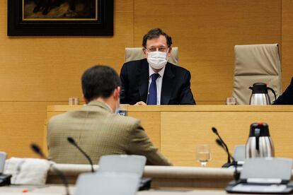 El expresidente del Gobierno, Mariano Rajoy, al inicio de su comparecencia en la comisión que investiga la operación ‘Kitchen’.