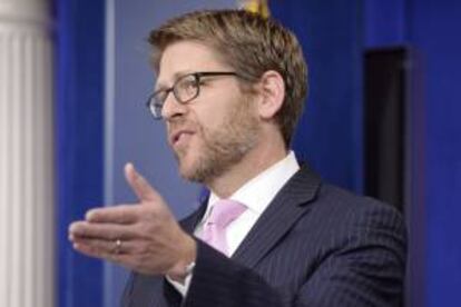 La legislación se enviará ahora al Senado, donde se espera su aprobación, mientras que el portavoz de la Casa Blanca, Jay Carney (imagen), dijo que "si se le envía en su forma actual" al presidente de EE.UU., Barack Obama, "la promulgará". EFE/Archivo