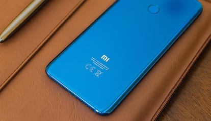 Teléfono con carcasa de Xiaomi