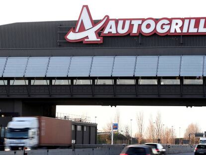 Autogrill y Dufry exploran su fusión para crear un gigante del comercio turístico