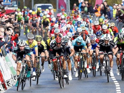 McCarthy gana al sprint la tercera etapa de la Vuelta al País Vasco.