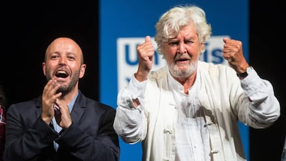 Xosé Manuel Beiras junto al candidato de En Marea a la presidencia de la Xunta de Galicia, Luis Villares.