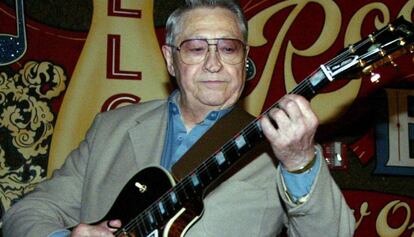 Scotty Moore, en una fotograf&iacute;a de 2003.