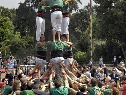 Los Castellers de Sant Cugat culminan el <b><i>tres de sis aixecat per sota</b></i><b><i> </i>en la Ciutadella.