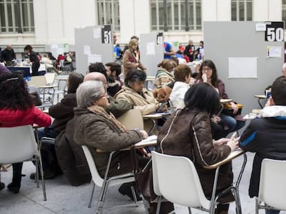 Debate de presupuestos participativos con ciudadanos seleccionados de forma aleatoria celebrado en Cibeles en 2017. 