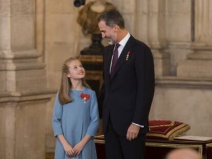 Felipe VI impone el Toisón de Oro a la heredera de la Corona en su primer acto oficial