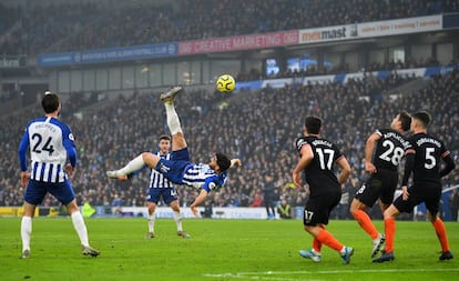 Gol de Jahanbakhsh, delantero Iraní del Brighton, al Chelsea