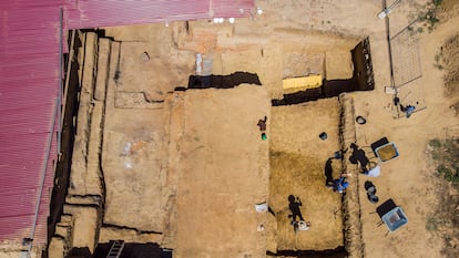 Vista aérea del yacimiento arqueológico del Turuñuelo, de Guareña (Badajoz), donde se hallaron decenas de animales sacrificados.