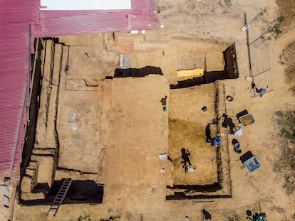 Vista aérea del yacimiento arqueológico del Turuñuelo, de Guareña (Badajoz), donde se hallaron decenas de animales sacrificados.