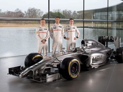 Magnussen, Button y Vandoorne, con el nuevo McLaren.