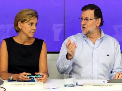 Rajoy, en una reunión del Comité Ejecutivo del PP, junto a Cospedal y Martínez Maíllo.