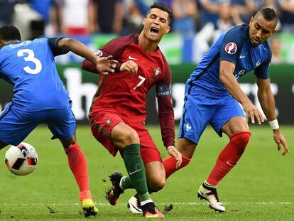 Cristiano depois de sofrer a entrada de Payet.