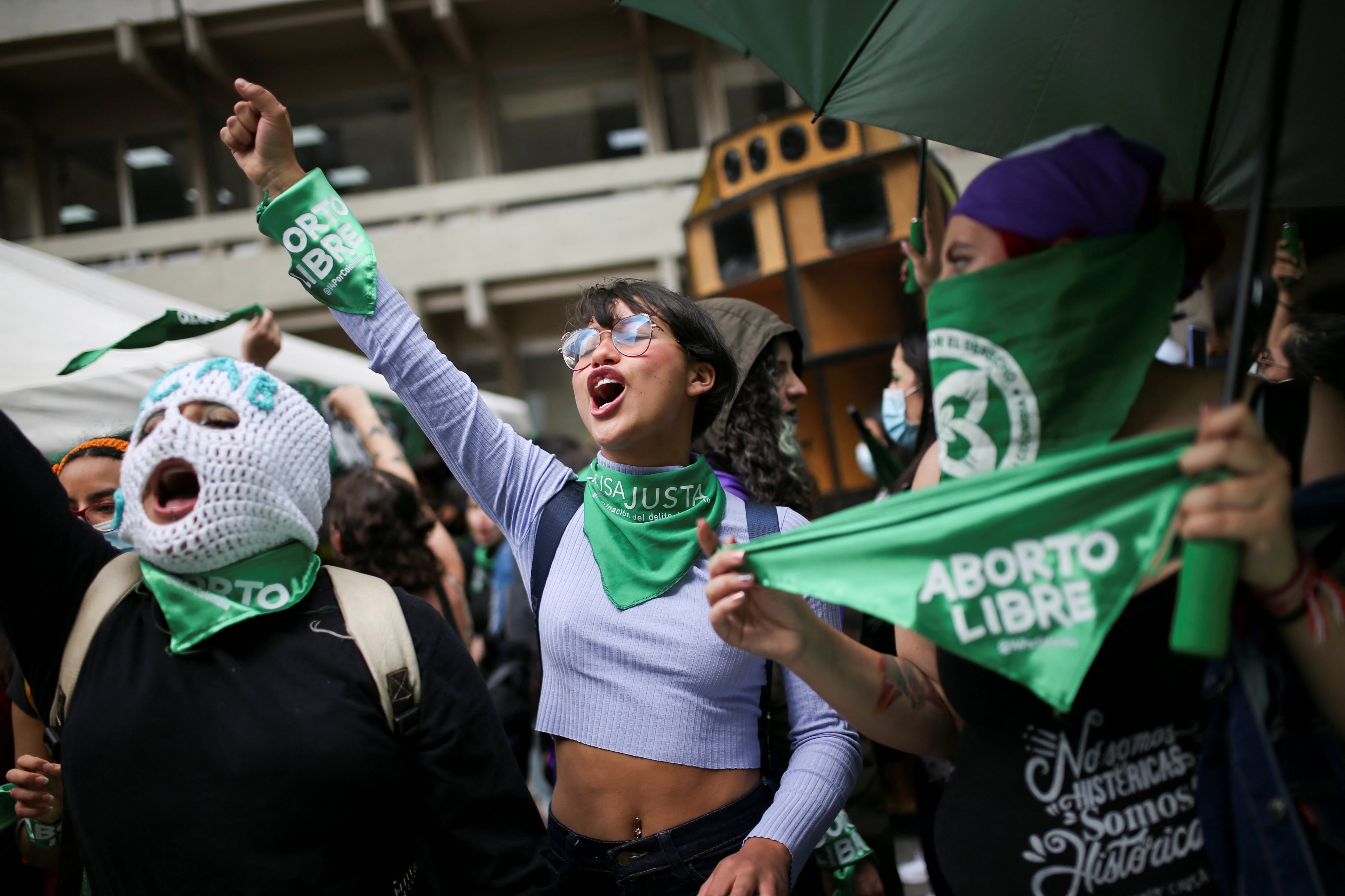 El movimiento feminista rechaza una nueva norma en Bogotá que busca condicionar el acceso al aborto