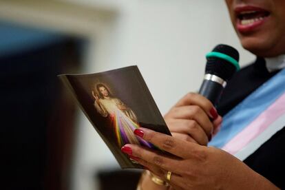 Esta misa ha sido el punto culminante de un conferencia de tres días de duración sobre transexualidad y teología, organizada por la oficina de la Iglesia Metropolitana Internacional, con base en Matanzas.