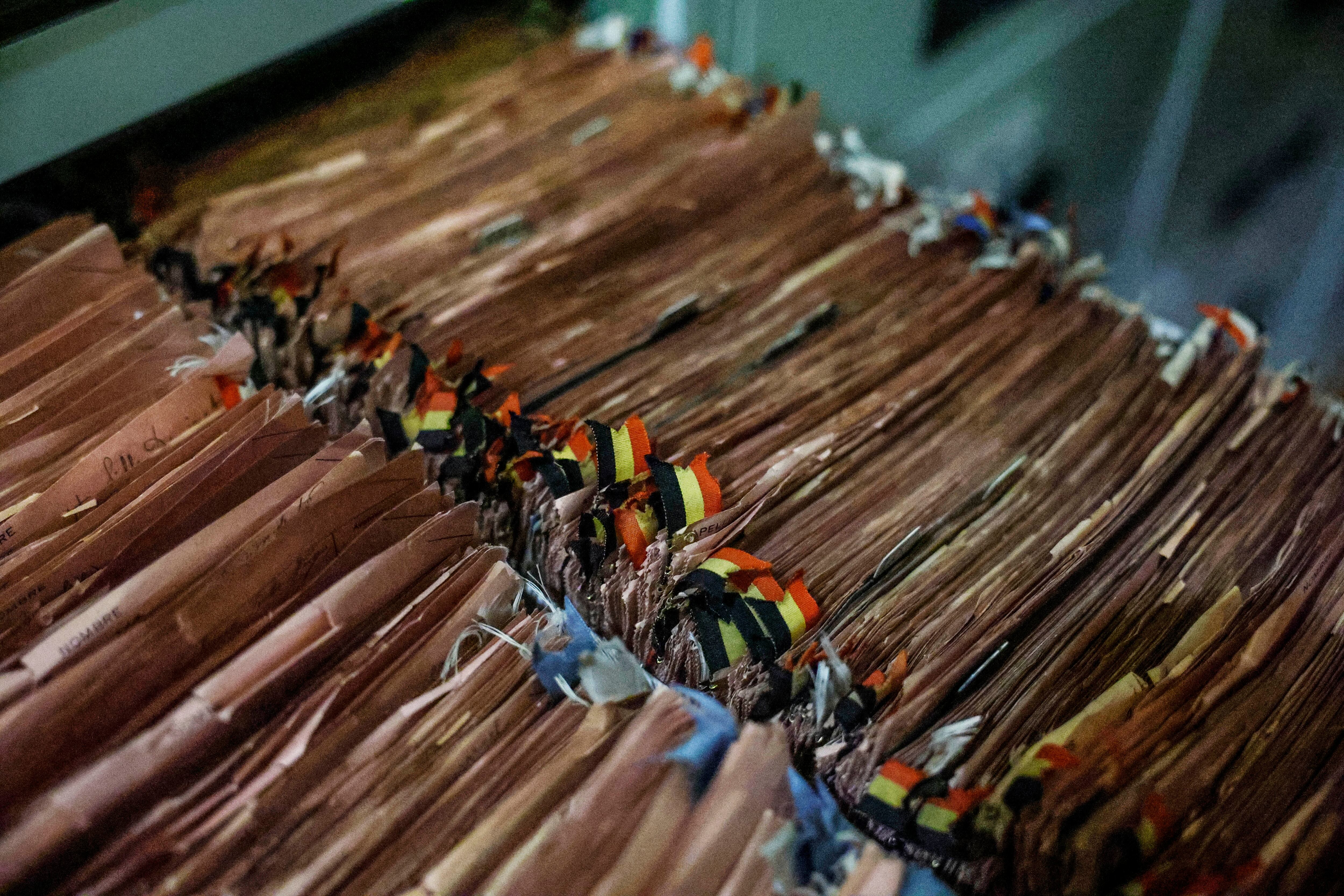 Fichas belgas del archivo de la Oficina de la Guerra Europea, en el Palacio Real de Madrid, el 25 de septiembre.