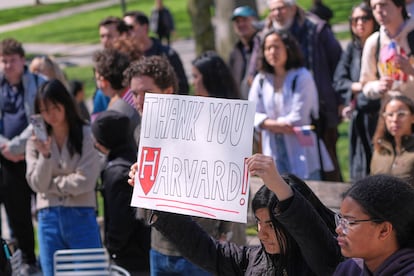 La comunidad universitaria de Harvard, comenzó con las protestas en marzo de 2025.
