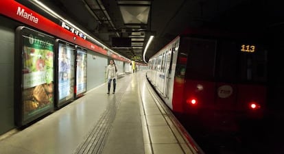 Andén del metro de Marina donde se produjo la pelea y la caída mortal de un joven.