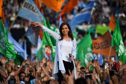 Cristina Fernández de Kircher en un acto de campaña en el estadio de Racing.