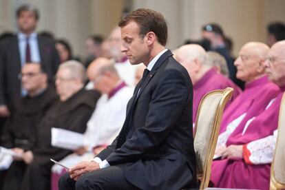 Manuel Macron toma posesión del título de protocanónico en la basílica de San Juan de Letrán