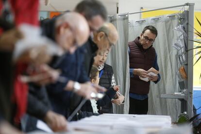 Polling station in Pinar del Rey in Madrid.