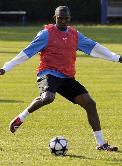 Samuel Eto'o, en un entrenamiento del Inter de Milan.