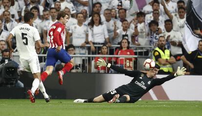 Griezmann falla un tiro a puerta.