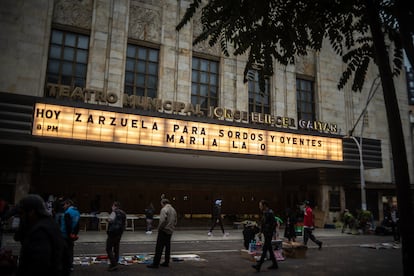 Fachada del teatro Jorge Eliecer Gaitán anunciando la función de la zarzuela.