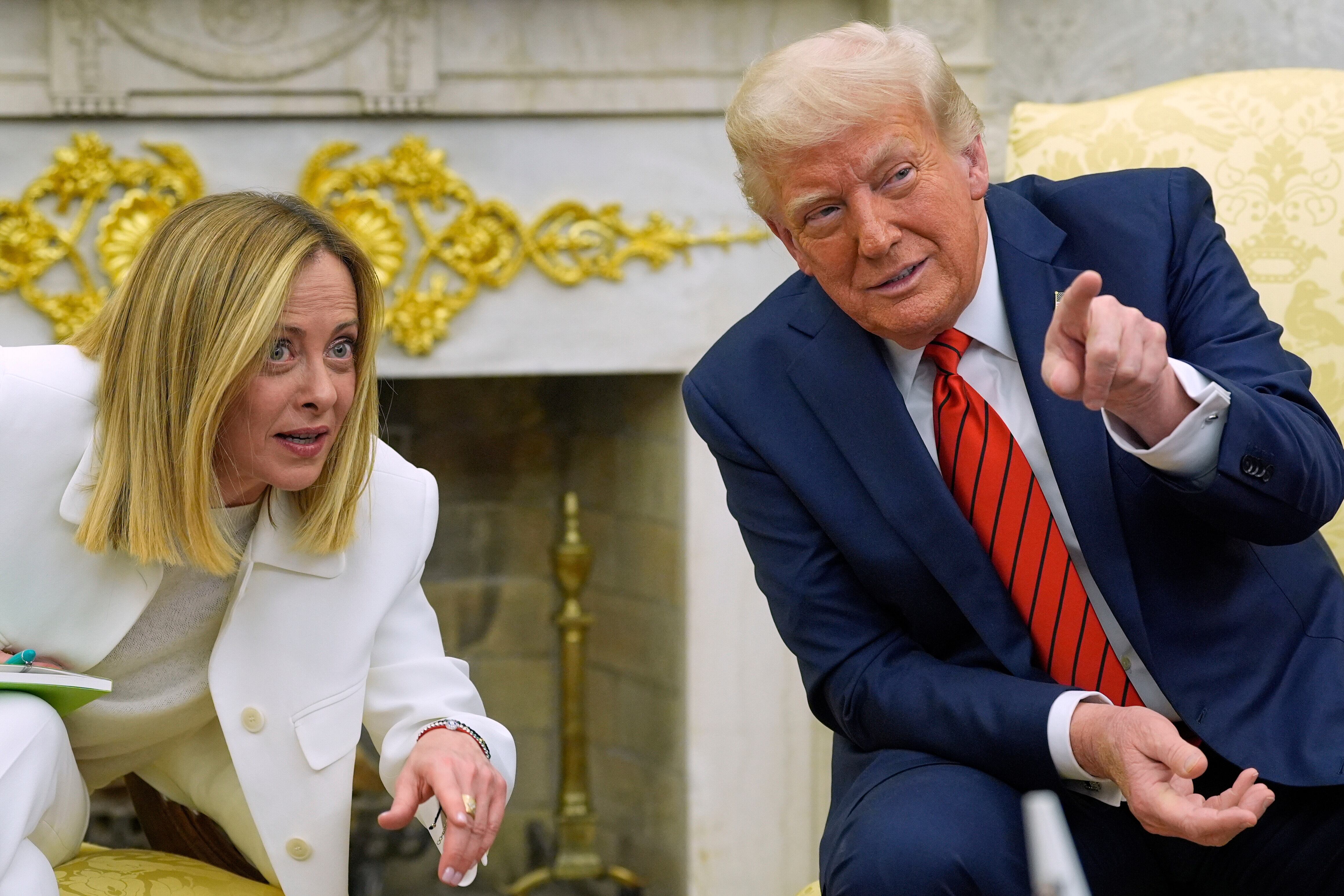 Perdido en la traducción: la frase de Meloni culpando a Putin de la guerra de Ucrania que Trump no escuchó