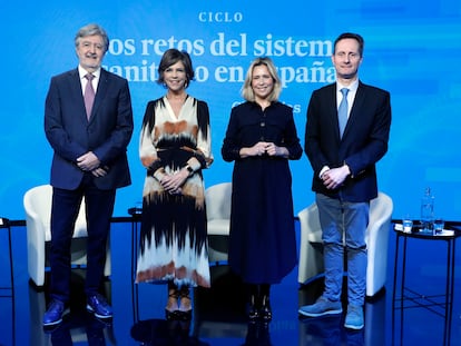 Ángel de Benito, secretario general de la Fundación IDIS; Marta Villanueva, directora general de la Fundación IDIS; Carina Escobar, presidenta de la Plataforma de Organizaciones de Pacientes (POP), y Jesús García-Foncillas, catedrático de Oncología y director del departamento de oncología del Hospital Universitario Fundación Jiménez Díaz.