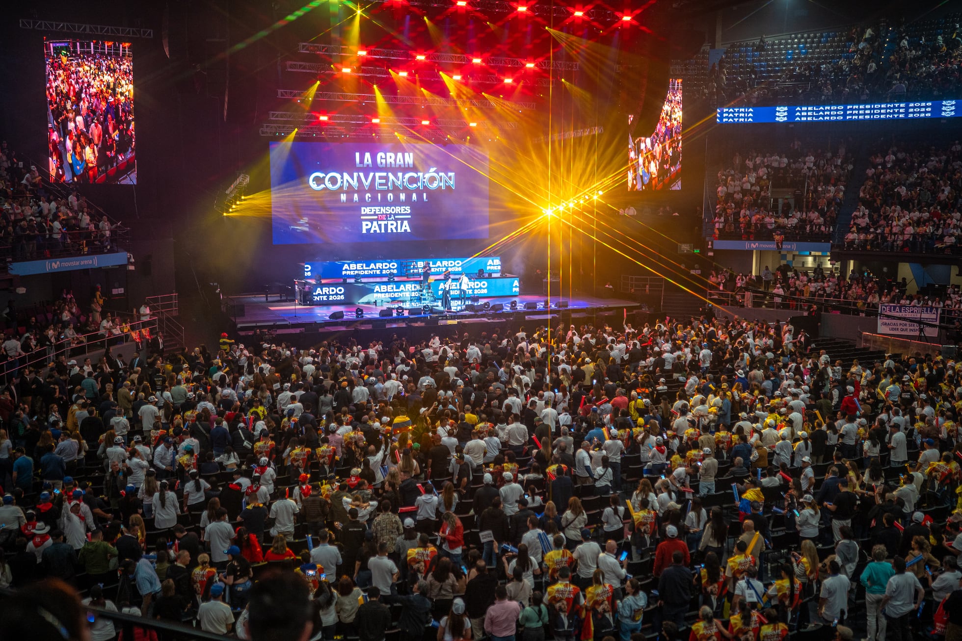 El candidato ultra Abelardo de la Espriella se da un baño de masas en ...