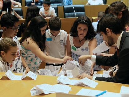 Actividad con ni&ntilde;os en el Congreso de los diputados. 