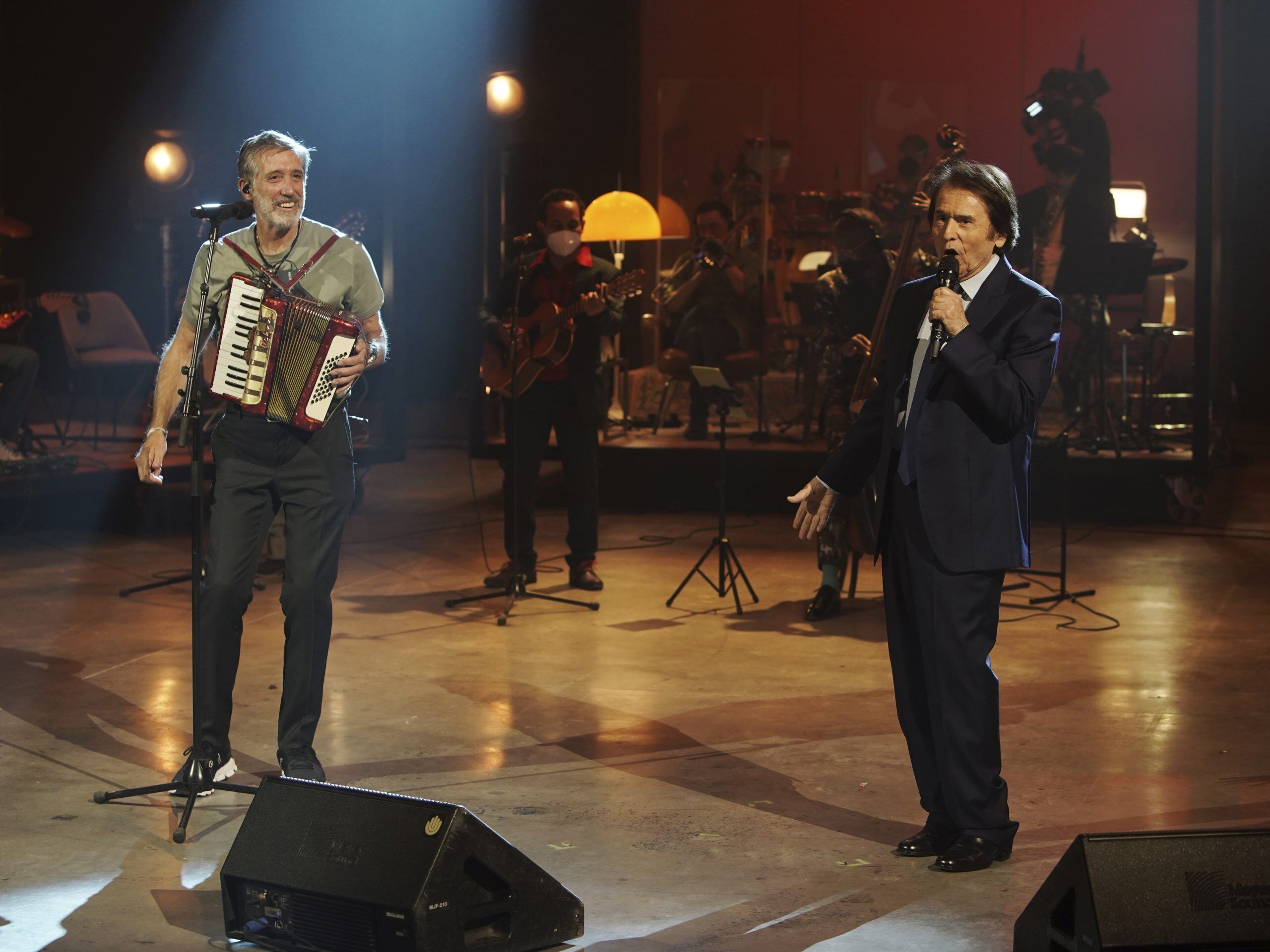 Raphael actúa junto a Emilio Aragón para su nuevo programa, 'B.S.O.', de Movistar+.