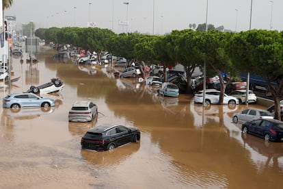 30/10/2024.- Vista general del polígono industrial de Sedaví (Valencia) anegado a causa de las lluvias torrenciales de las últimas horas. EFE/Miguel Ángel Polo