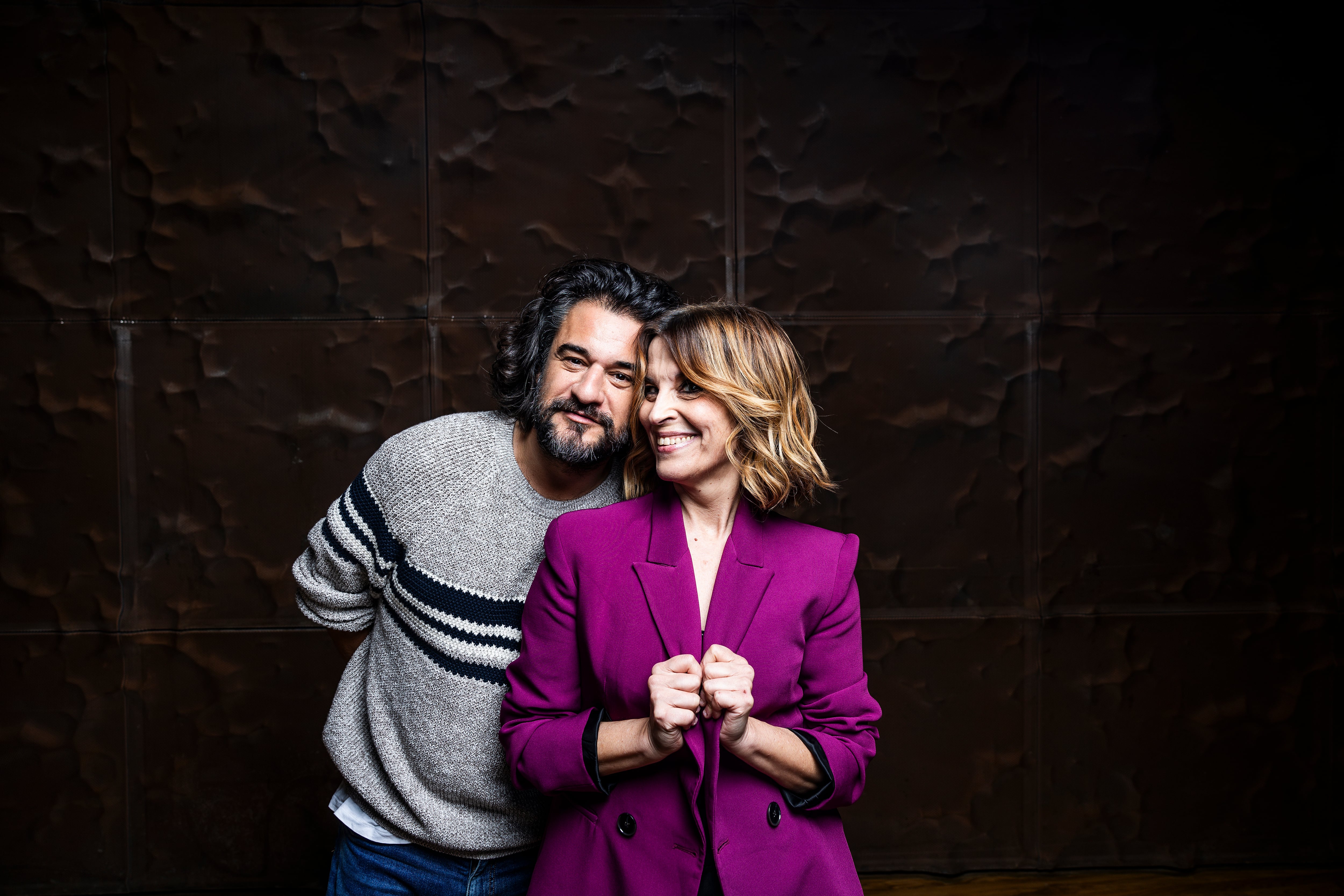 Importantes figuras de la cultura, la política y la ciencia defienden un periodismo sin bulos en la celebración de EL PAÍS 2 Manuel Jabois y Luz Sánchez-Mellado en el evento de El País 'Historias de una redacción', para celebrar los 400.000 suscriptores, en CaixaForum Madrid, el 24 de enero de 2025.