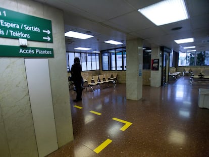 La sala de espera de un hospital.