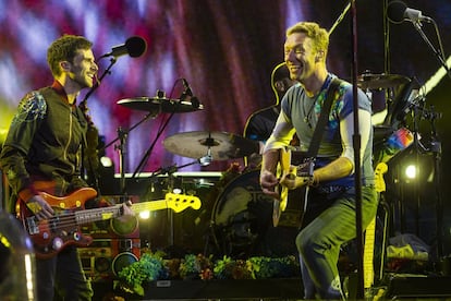 Chris Martin, líder de Coldplay, durante su concierto en Barcelona.