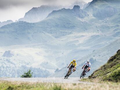 Vingegaard, de amarillo, y Pogacar, destacados en una etapa de montaña del Tour pasado.