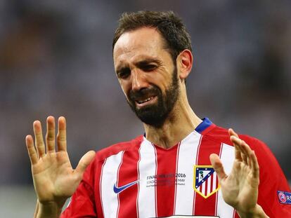 Juanfran pide perdón a la afición rojiblanca.