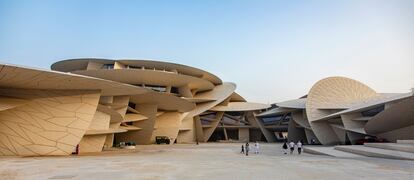 El Museo Nacional de Qatar, en Doha, es un diseño del arquitecto Jean Nouvel con forma de rosa del desierto.