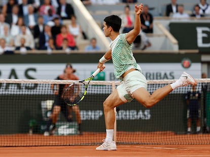 Carlos Alcaraz durante el partido contra Tsitsipas, este martes.