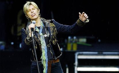 David Bowie en un concierto de Oslo de 2004.