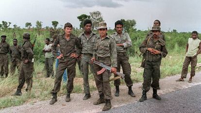 Soldados cubanos en Angola, en diciembre de 1988. 