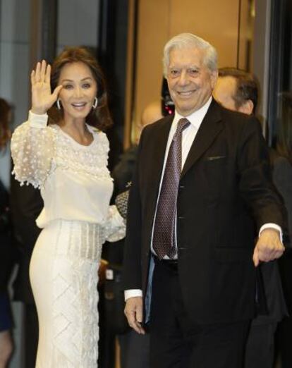 Isabel Preylser y Mario Vargas Llosa, el d&iacute;a del cumplea&ntilde;os de escritor.